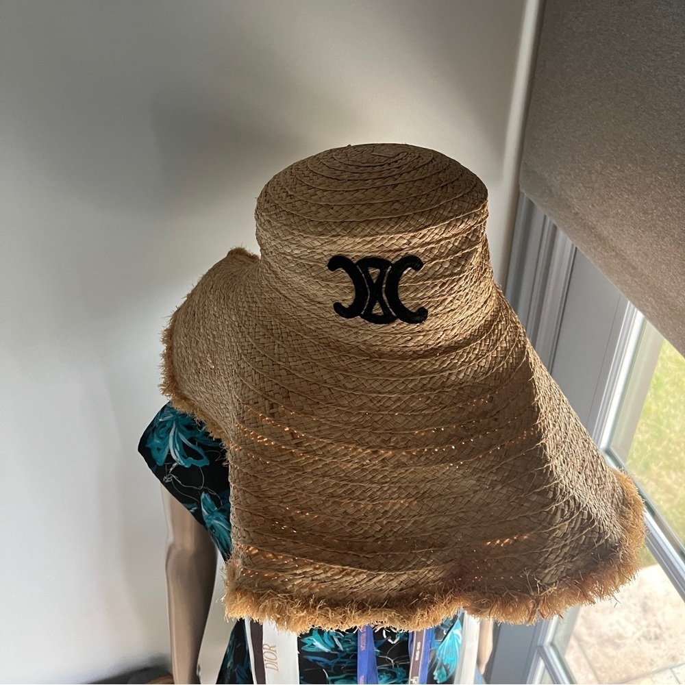 CELINE WIDE-BRIMMED TRIOMPHE HAT IN RAFFIA
NATURAL - Picture 13 of 14